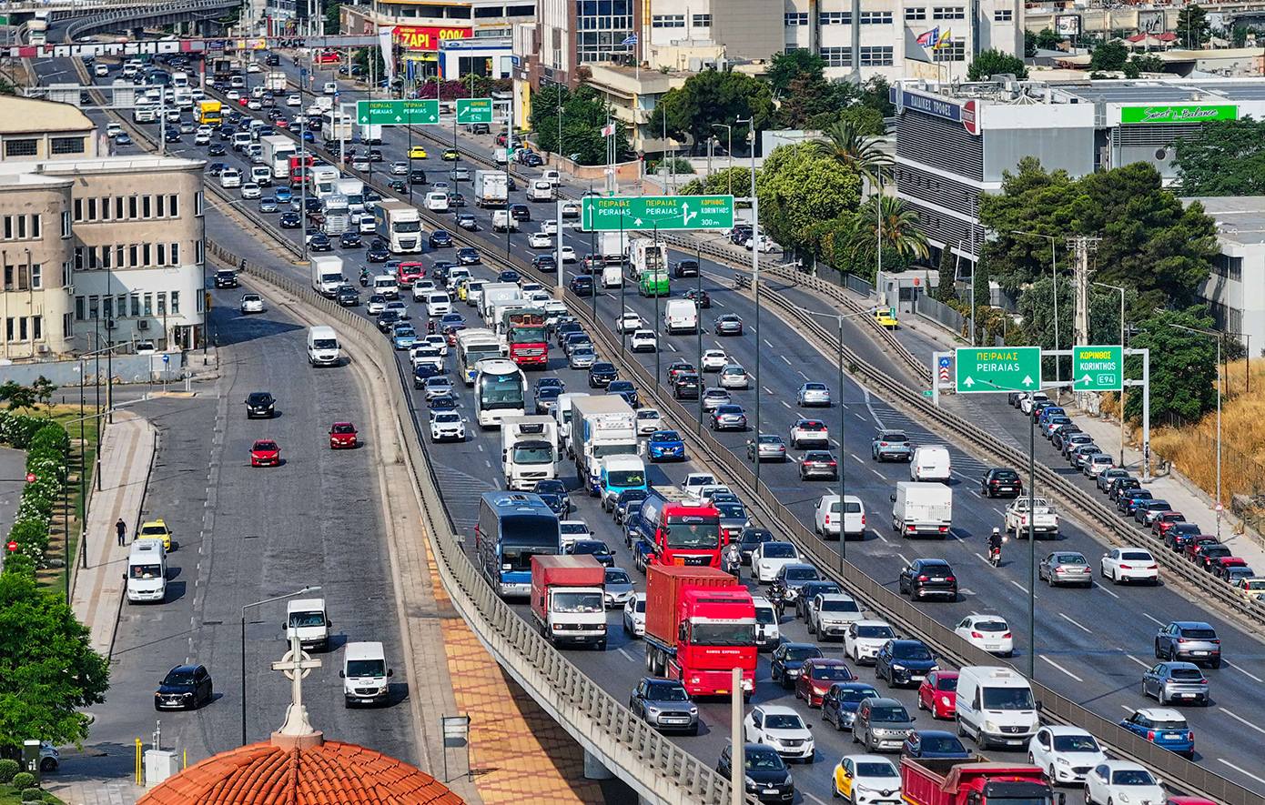 Κίνηση τώρα: Χάος χιλιομέτρων στον Κηφισό