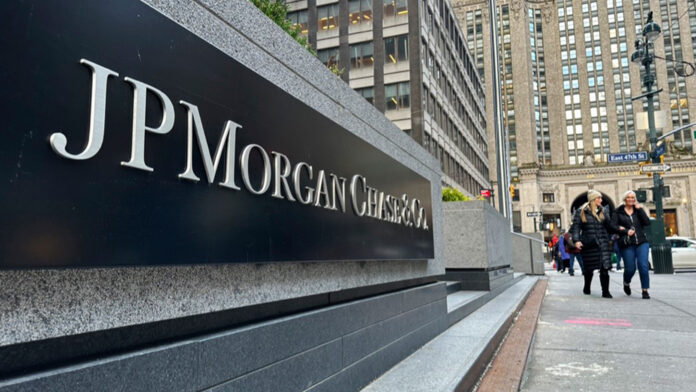 Ο επικεφαλής της JPMorgan προειδοποιεί για χάος στην αγορά χρέους των ΗΠΑ λόγω της οικονομικής πολιτικής του Τραμπ