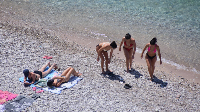 Καυτό τετραήμερο: Έρχεται ο πρώτος μίνι καύσωνας του καλοκαιριού – Έως και 39 βαθμούς στα ηπειρωτικά