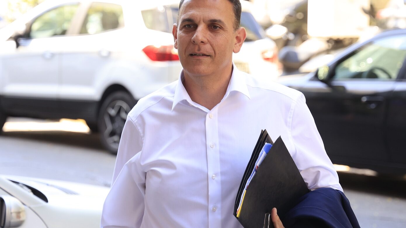 Η συγκλονιστική εξομολόγηση του Γιώργου Καραμέρου για την απώλεια της μητέρας του: «Αισθάνομαι την ανάγκη να σας πω δυο λόγια»