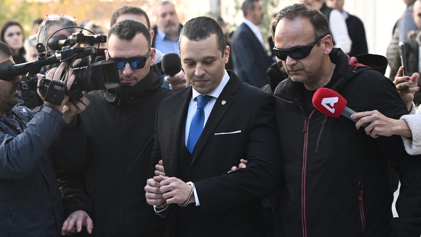 Η εισαγγελέας ζητά την άμεση αποφυλάκιση του Ηλία Κασιδιάρη
