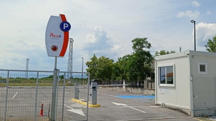 Εγκαινιάστηκε το νέο δημοτικό πάρκινγκ στην Παραλία Κατερίνης