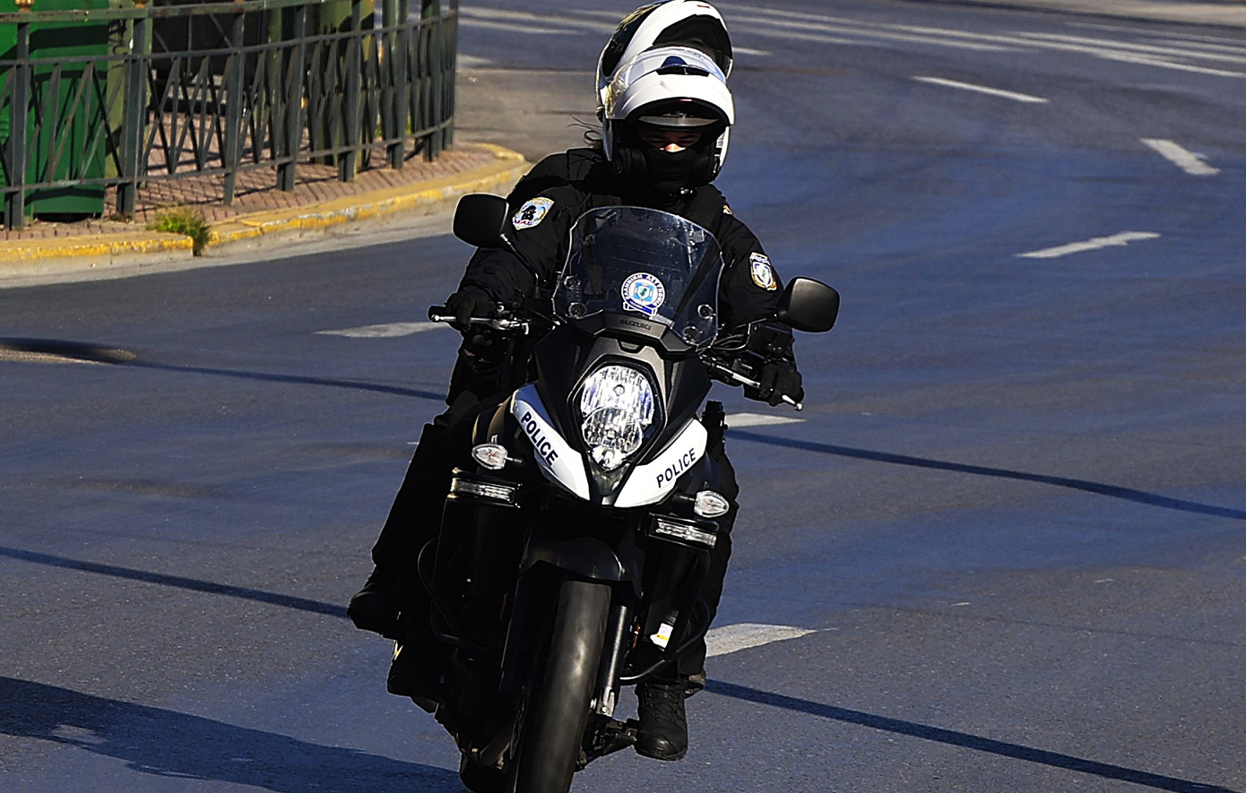 Δραματική καταδίωξη στην Αττική Οδό – Όχημα σκόρπισε χάος σε τουλάχιστον πέντε αυτοκίνητα