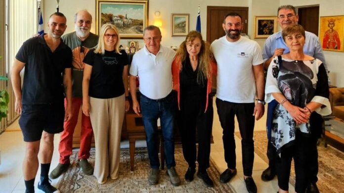 Συνάντηση Δημάρχου Κατερίνης με την οικογένεια και τους γονείς της Ε. Τοπαλούδη