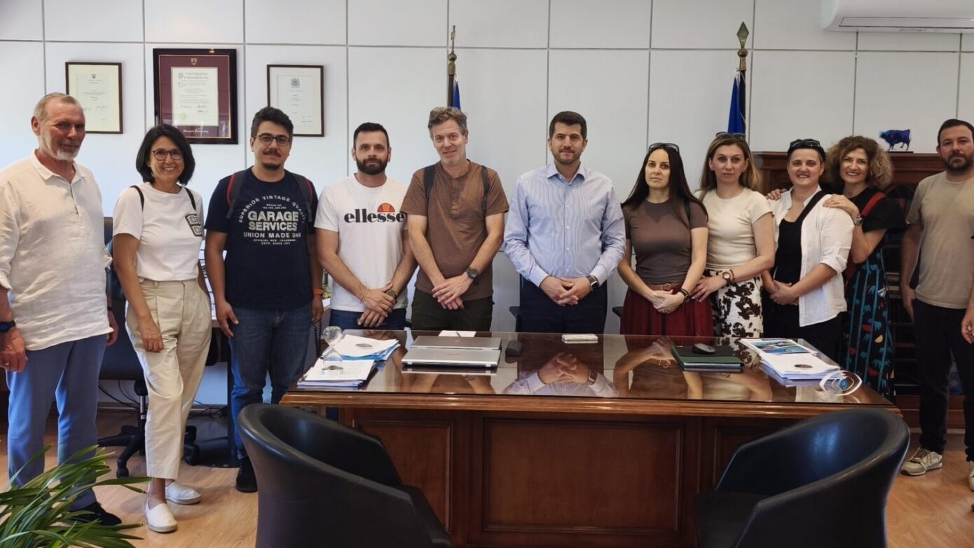 Δήμος Κηφισιάς: Συνάντηση 10 Ευρωπαίων εκπαιδευτικών με τον Δήμαρχο, Βασίλη Ξυπολυτά
