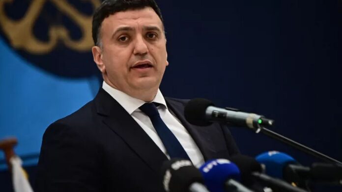 Βασίλης Κικίλιας: Στον Θάλαμο Επιχειρήσεων με την ηγεσία του Λιμενικού – Σε συναγερμό το Υπουργείο Ναυτιλίας