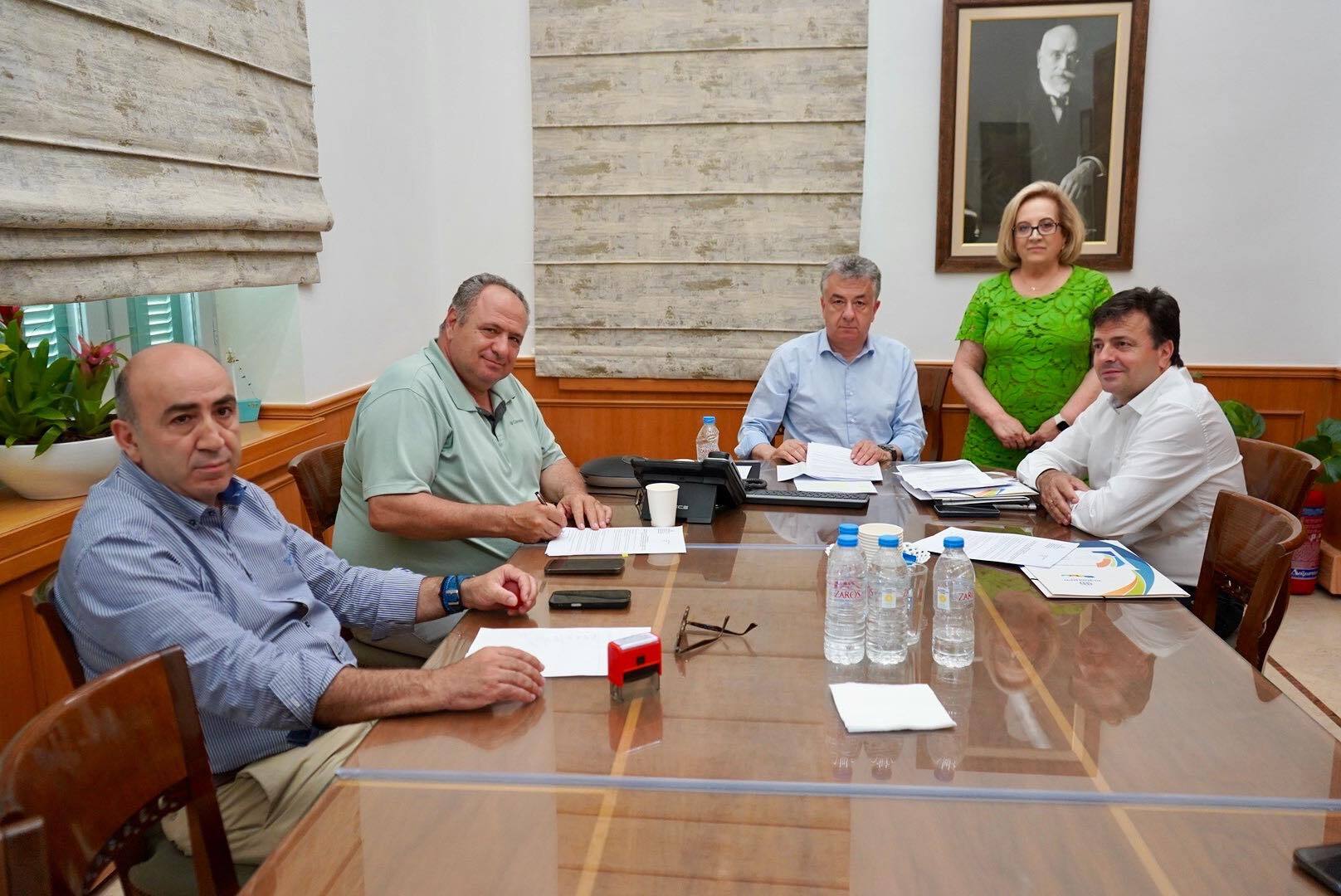 Τριετής συμφωνία μεταφοράς μαθητών εξασφαλίζει η Π.Ε. Ηρακλείου