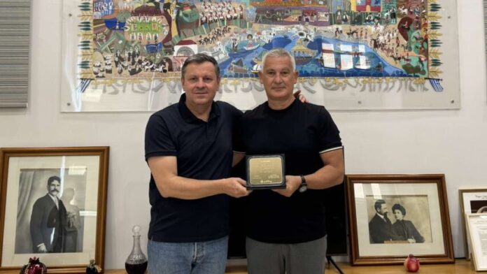Συνάντηση Δημάρχου Βόρειας Κυνουρίας με τον βουλευτή Γ. Καχριμάνη