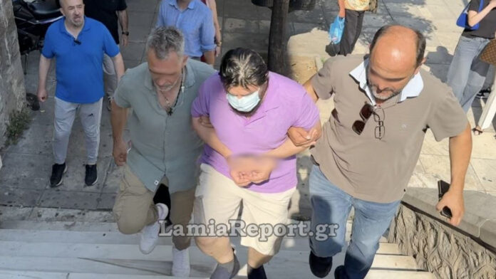 Στα δικαστήρια ο 43χρονος για τη βάναυση δολοφονία του επιχειρηματία στη Λαμία – «Να καείς ζωντανός», ούρλιαξε φίλος του θύματος