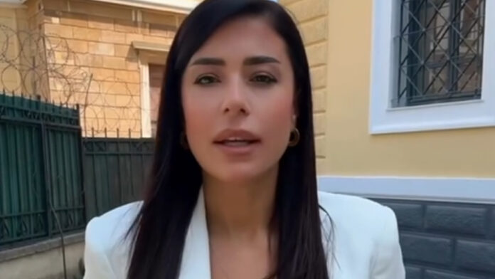 Αγωγή της Αφροδίτης Λατινοπούλου κατά της Εθνικής Πινακοθήκης: «Ξεσπούν τα κόμπλεξ τους εις βάρος της Ορθοδοξίας»