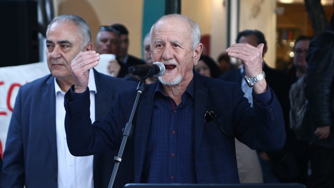 Έκρηξη Κυρανάκη – Λυμπερόπουλου στη Βουλή: «Σταματήστε να συκοφαντείτε» – «Θα μας αναγκάσετε να ξεπουλήσουμε τις άδειες»