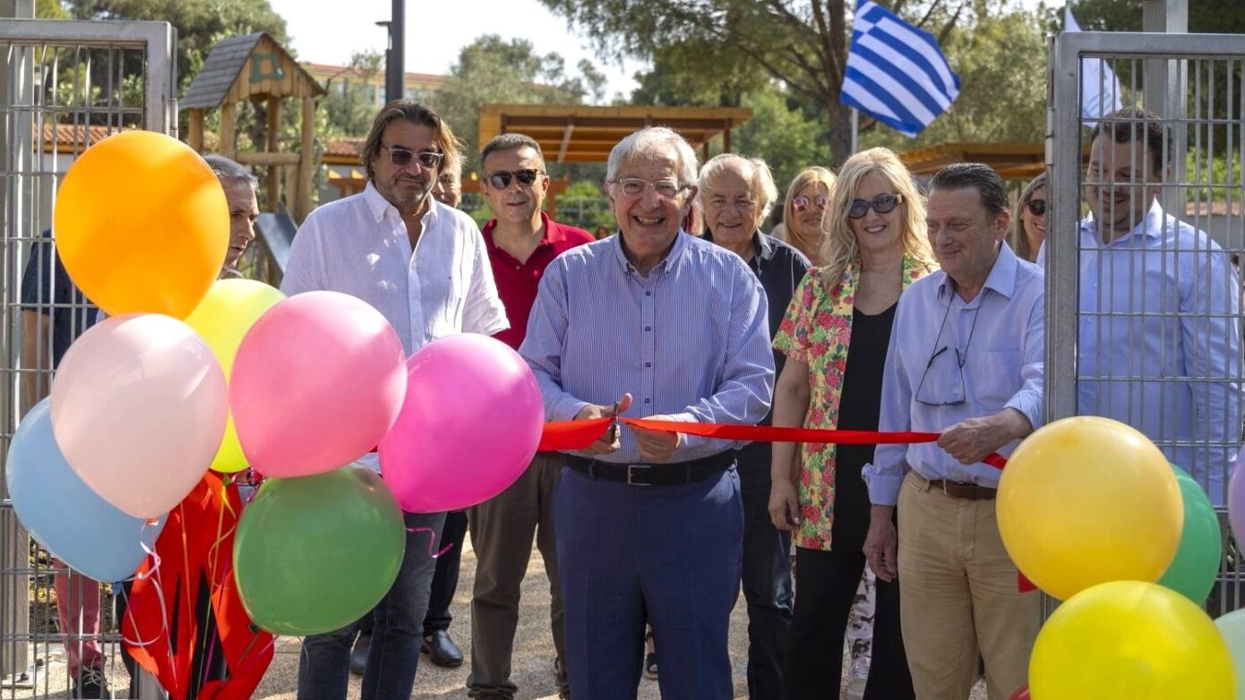 Ο Δήμαρχος Αμαρουσίου αποκάλυψε την εντυπωσιακή πρότυπη παιδική χαρά στο Αμαλίειο
