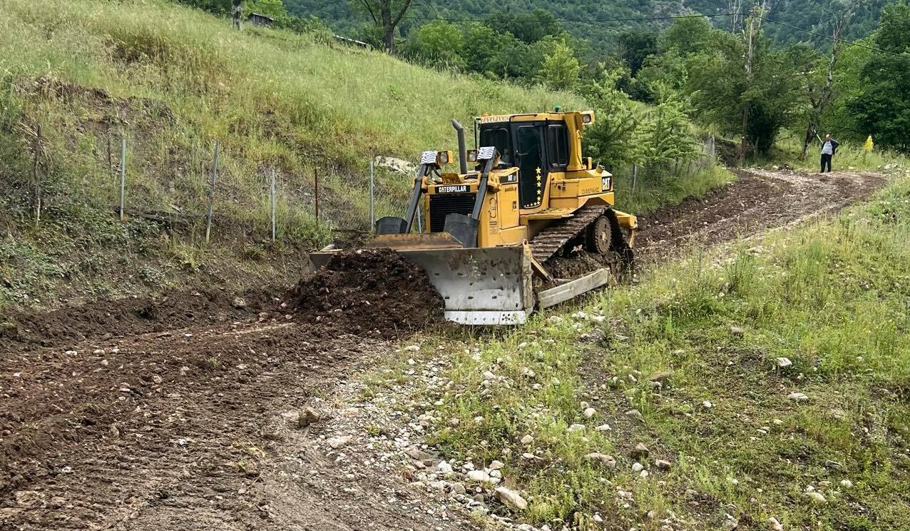 Δ. Μετεώρων: Αποκατάσταση αγροτικών δρόμων σε Γλυκομηλιά και Αηδόνα