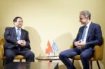 Συνάντηση Μητσοτάκη με τον ηγέτη του Βιετνάμ – «Επιθυμώ να επισκεφθώ τη χώρα πριν εκπνεύσει το έτος»