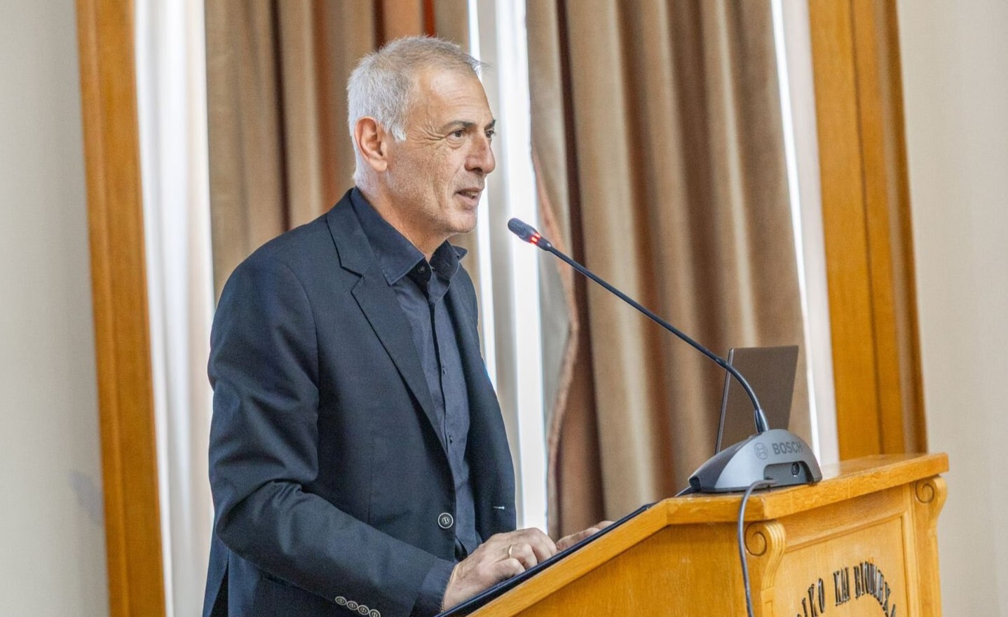 Ο Δήμαρχος Πειραιά πρωταγωνιστεί σε φόρουμ καινοτομίας και επιχειρηματικής ανάπτυξης