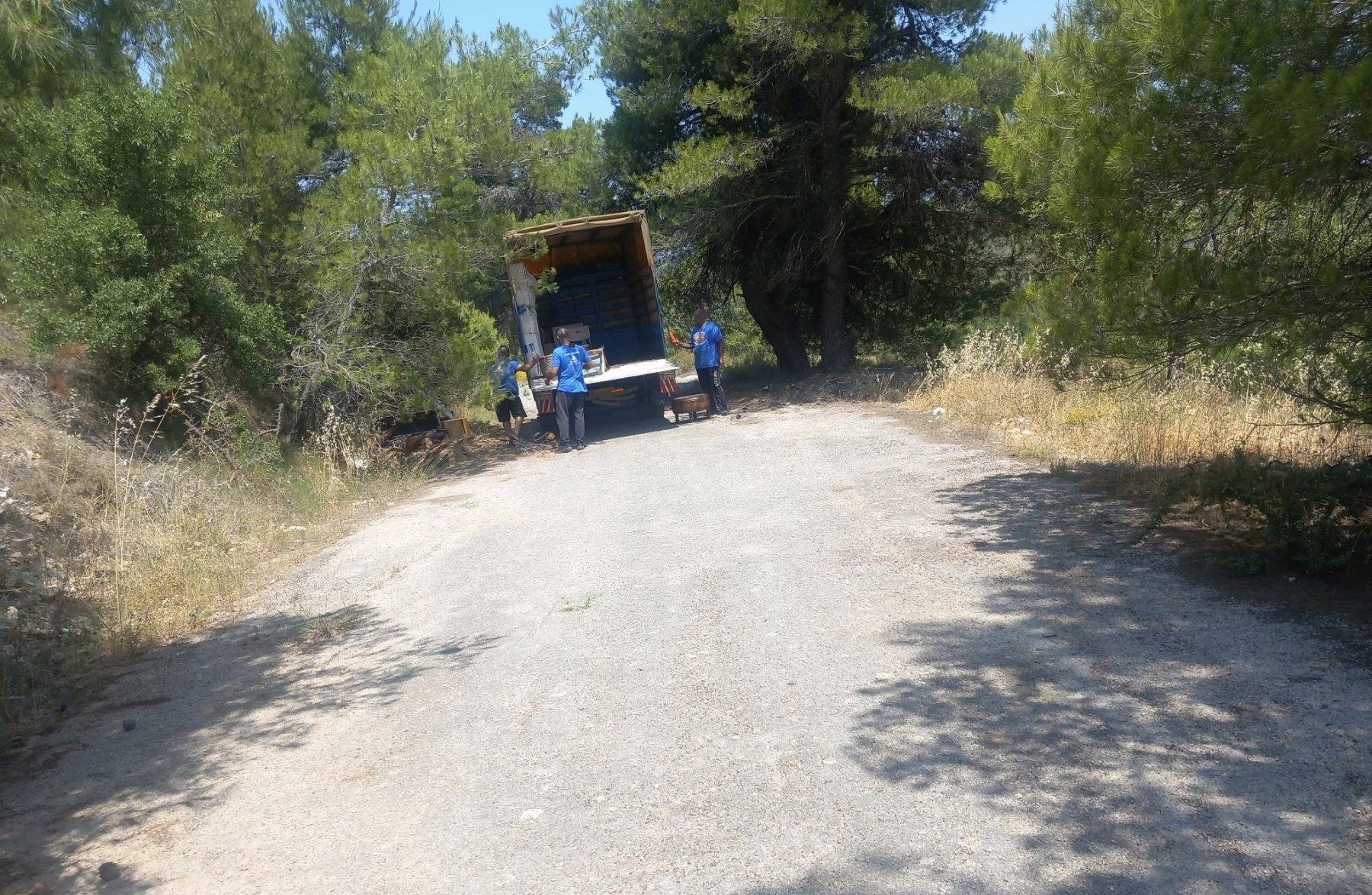 Δ. Ωρωπού: Πιάστηκαν στα πράσα να εγκαταλείπουν παράνομα σύμμεικτα υλικά – ογκώδη