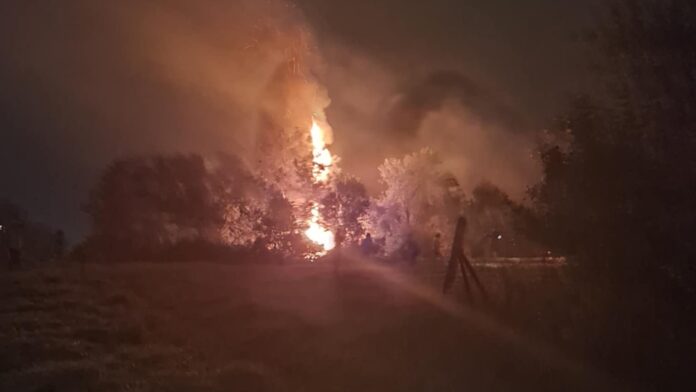 Τρεις καταστροφικές φωτιές μαίνονται στη Θεσσαλονίκη σε Λουτρά Λαγκαδά, Ευαγγελισμό και Νέους Επιβάτες