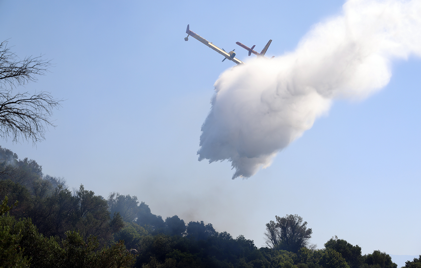 Βελτιωμένη κατάσταση στη Χίο – Περιορίστηκαν τα ενεργά μέτωπα της πυρκαγιάς