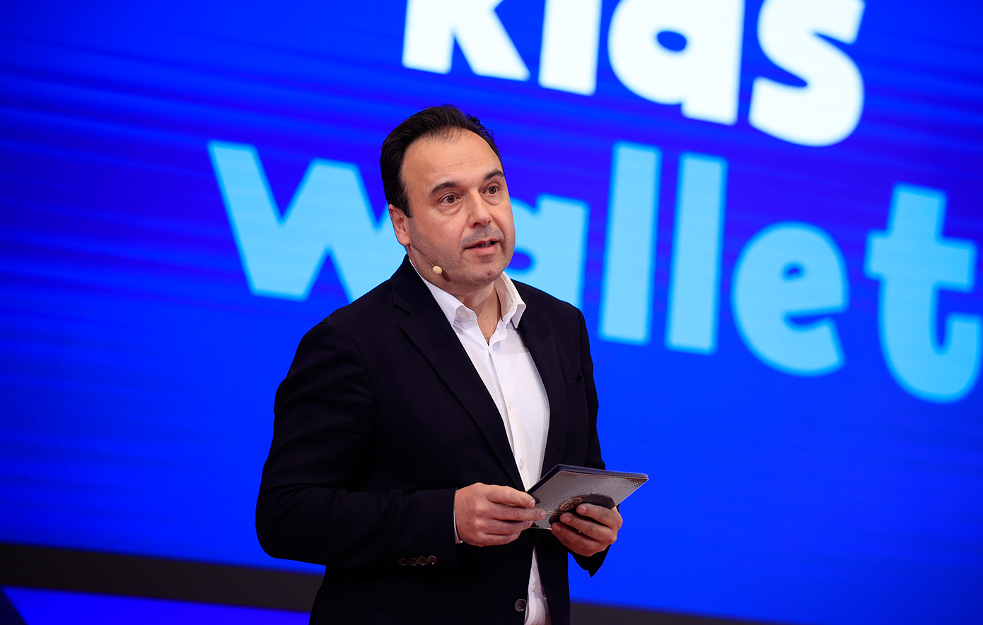 Έλεγχος ηλικίας για ανηλίκους στο διαδίκτυο απαιτούν Ελλάδα και Γαλλία – «Συνδέεται με τη βία και την παραβατικότητα», προειδοποιεί ο Παπαστεργίου