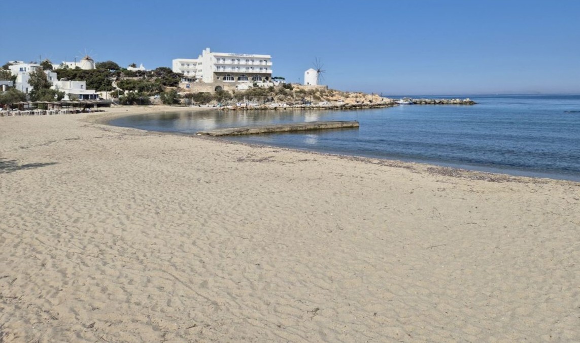 Ολοκληρώθηκε η αναζωογόνηση των παραλιών του Δήμου Πάρου