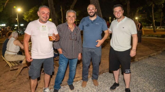 Μαγευτική η ατμόσφαιρα στο Φεστιβάλ Μπύρας του Δήμου Λυκόβρυσης-Πεύκης