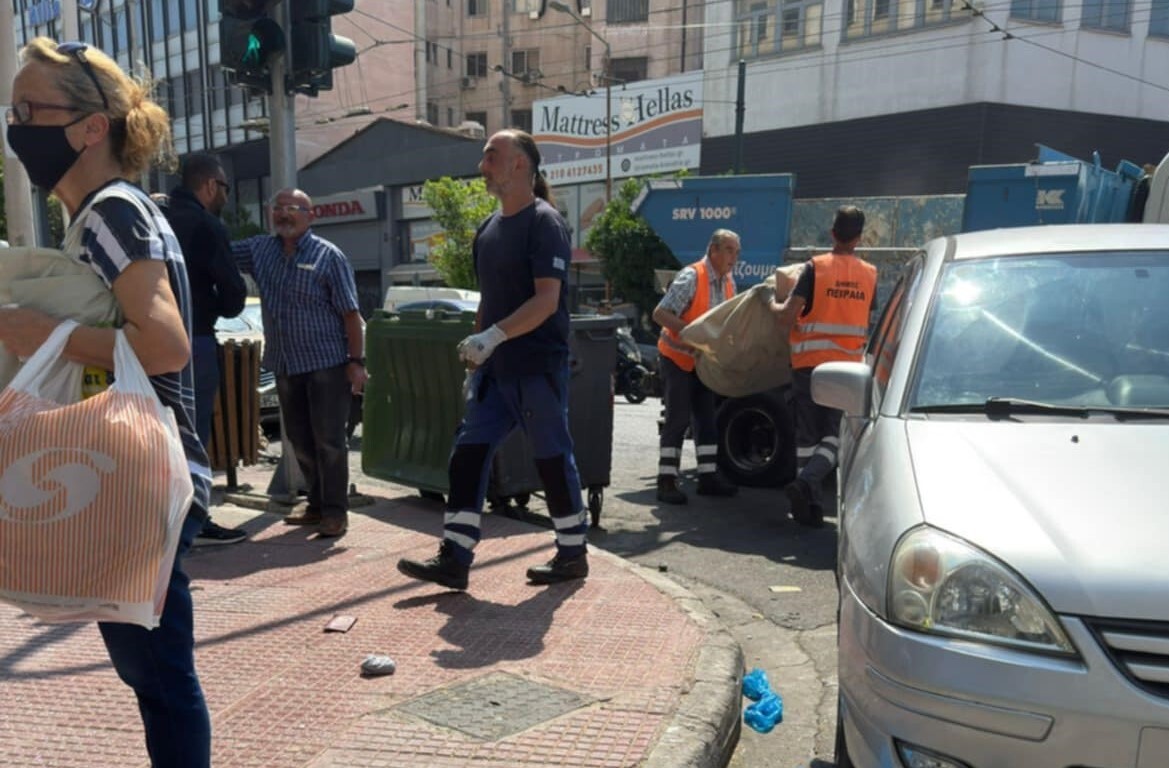 Εντατικές επιχειρήσεις-σκούπα κατά του παρεμπορίου στον Δήμο Πειραιά