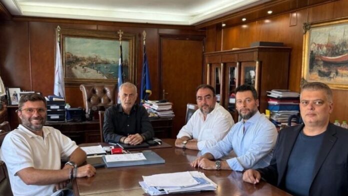 Συνάντηση Δημάρχου Μώραλη με την ηγεσία του Οδοντιατρικού Συλλόγου Πειραιά