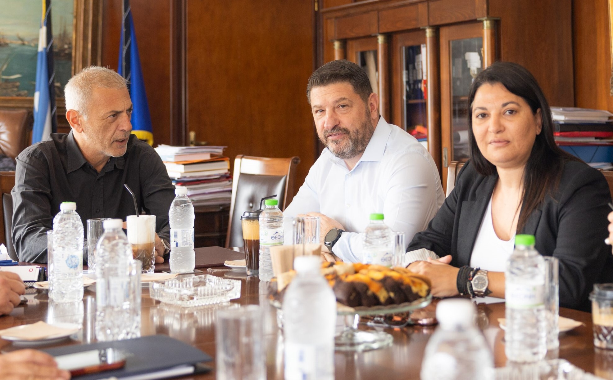 Συνάντηση κορυφής Μώραλη-Χαρδαλιά στο Δημαρχείο Πειραιά