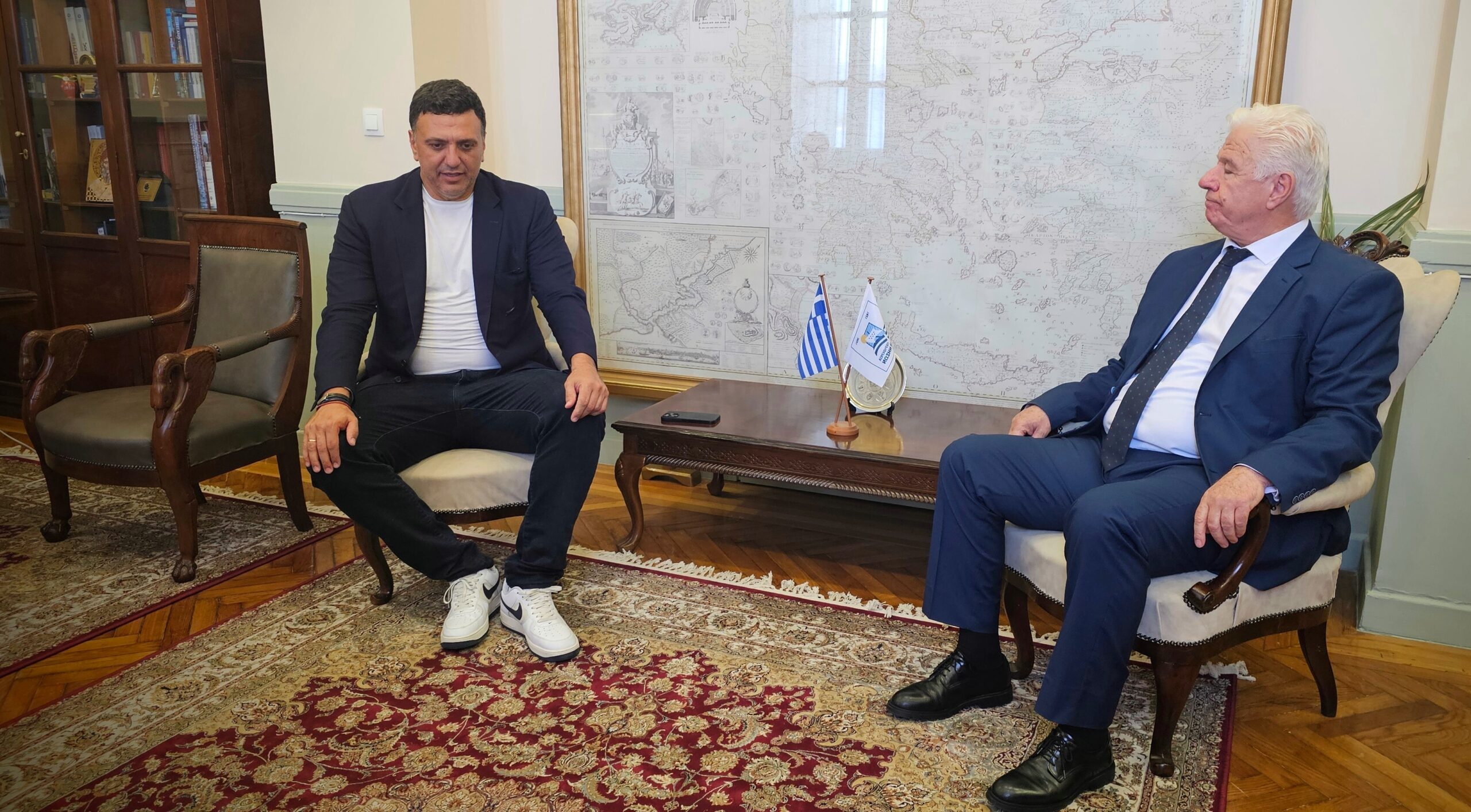 Συνάντηση κορυφής Περιφερειάρχη Ιονίων Νήσων με τον Υπουργό Ναυτιλίας