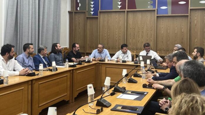 Διαπεριφερειακή συνεργασία για τη νέα αεροπορική σύνδεση Καλαμάτα-Ηράκλειο