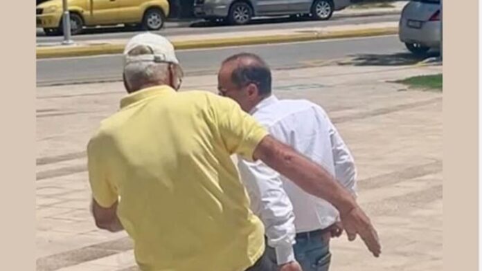 Ραφήνα: Πρώην δήμαρχος εξαπέλυσε άγρια επίθεση με κλωτσιές στον Ευάγγελο Μπουρνούς