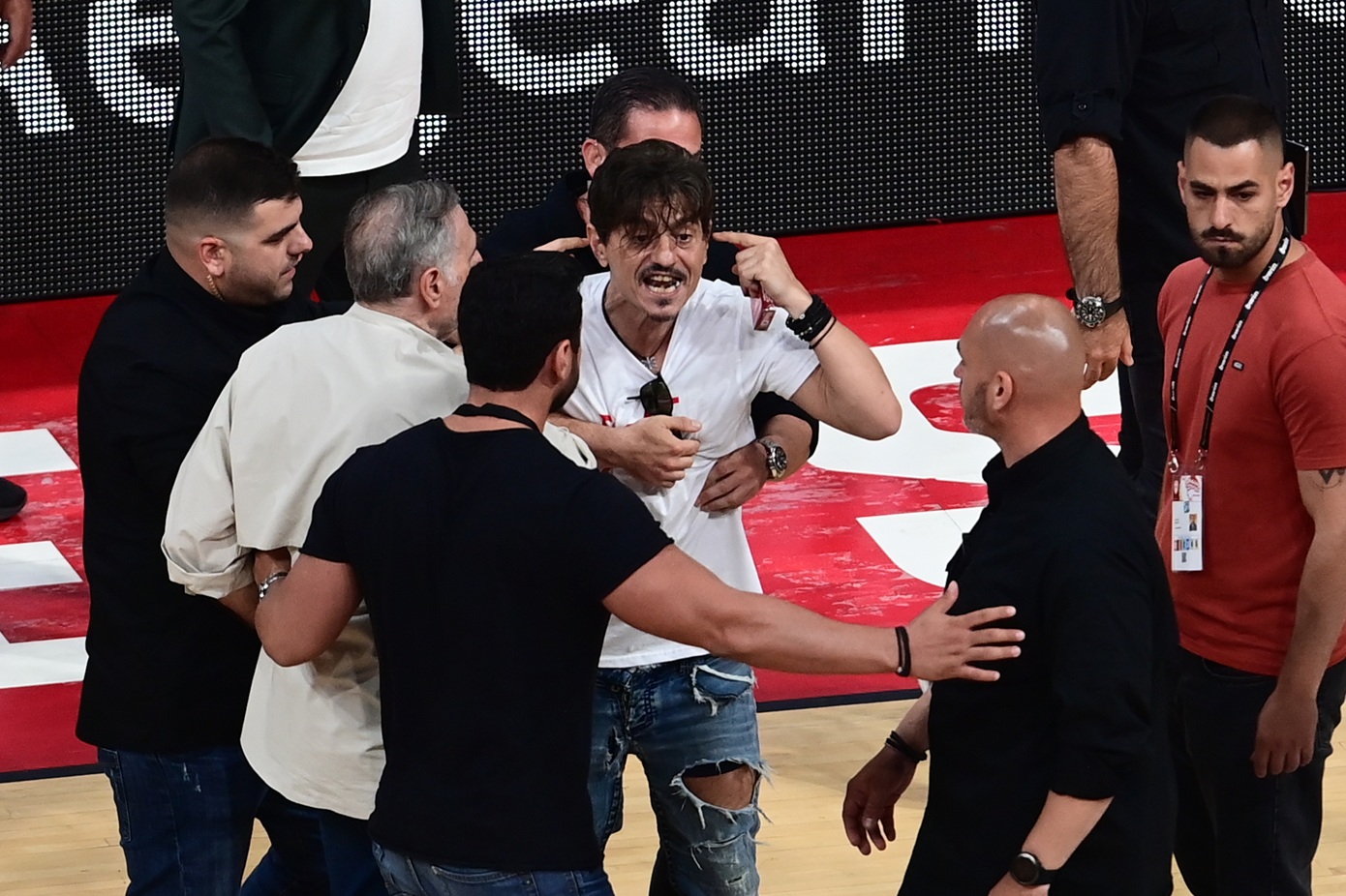 Ύστατη μάχη να σωθεί το πρωτάθλημα μπάσκετ από κατάρρευση