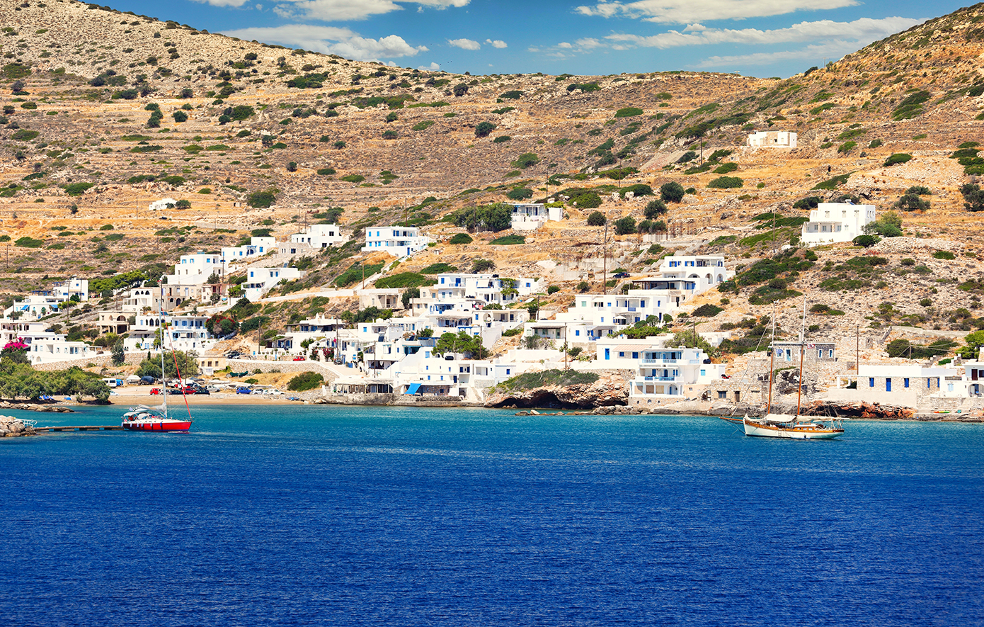 Νέες έρευνες για την εξαφάνιση των δύο τουριστριών στη Σίκινο πριν από έναν χρόνο – «Θέλουμε να ανακαλύψουμε τι συνέβη» ζητούν τα παιδιά τους