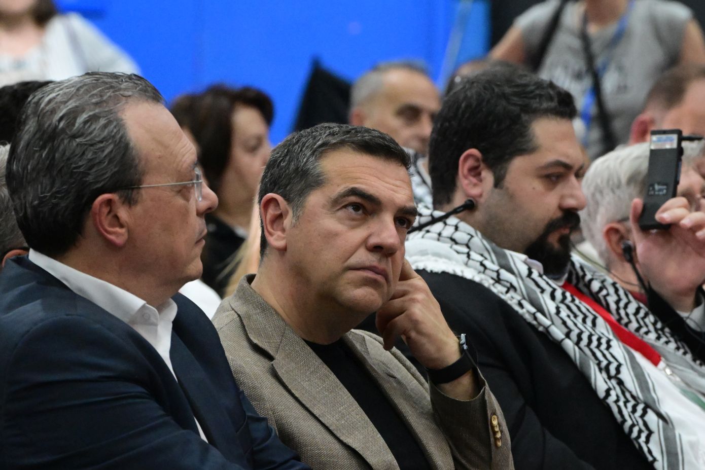 ΣΥΡΙΖΑ: Συνέδριο εσωτερικών πολέμων, αμφισβητήσεων και πυρών κατά Τσίπρα