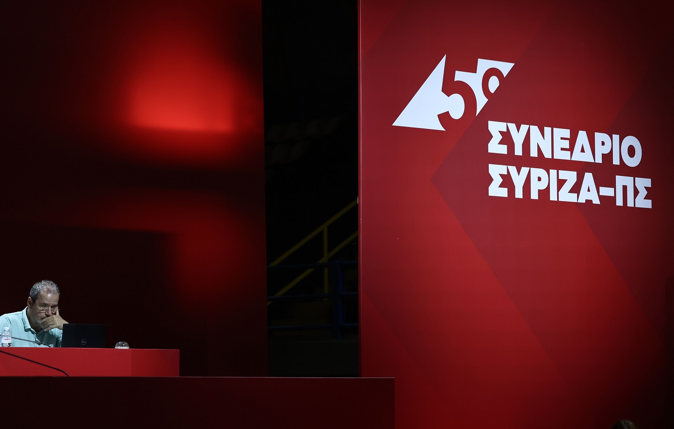 Πρώτες «επιθέσεις» κατά Φάμελλου στο Συνέδριο του ΣΥΡΙΖΑ – Αποχωρεί από την κούρσα για την ΚΕ ο αναπληρωτής γραμματέας