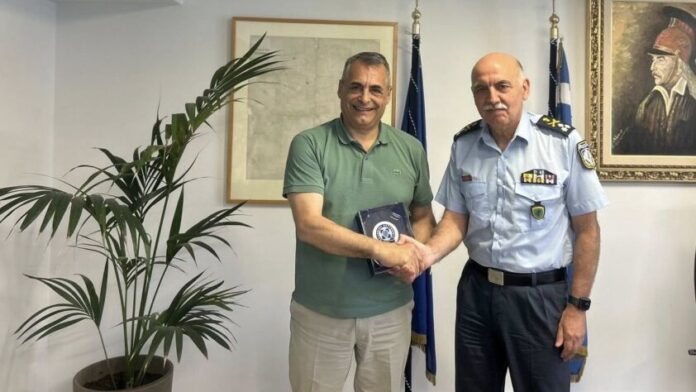 O Αντιστράτηγος Π. Πούπουζας επισκέφθηκε το Δημαρχείο Τρίπολης
