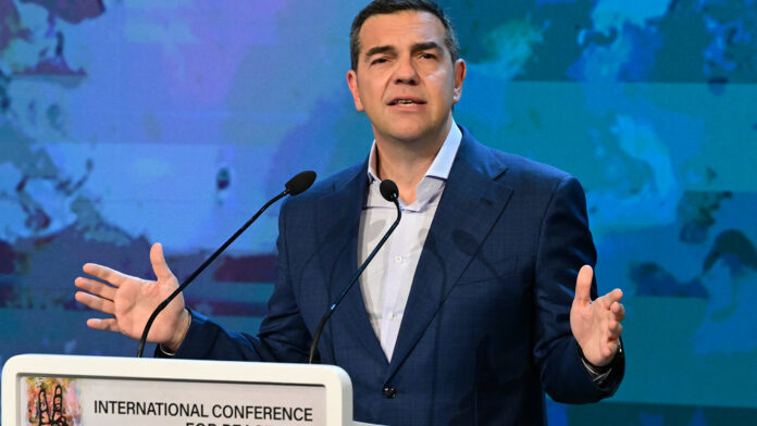 Τσίπρας: «Ποιος τρέμει την αλήθεια για το 2015; – Δέκα χρόνια προπαγάνδας και παραπλάνησης της αλήθειας είναι αρκετά»
