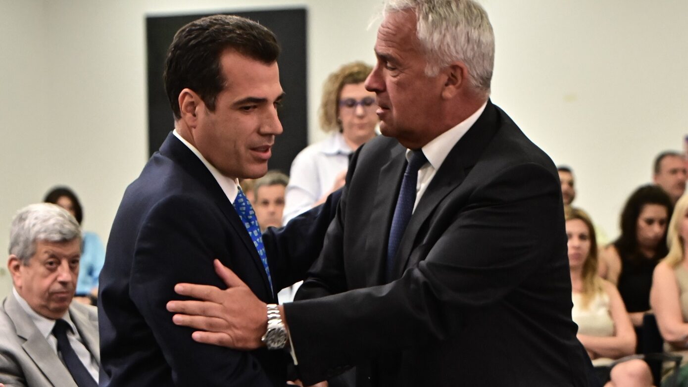 Βορίδης: Μεγάλη χαρά που παραδίδω σε συναγωνιστή – Πλεύρης: Αν κάποιος έπρεπε να αντικαταστήσει τον Μάκη, ιδανικός θα ήμουν εγώ