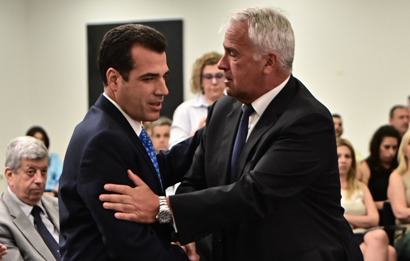 Βορίδης: Μεγάλη χαρά που παραδίδω σε συναγωνιστή – Πλεύρης: Αν κάποιος έπρεπε να αντικαταστήσει τον Μάκη, ιδανικός θα ήμουν εγώ