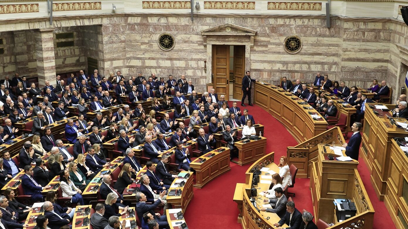Παρακολουθήστε ΖΩΝΤΑΝΑ στη Βουλή την κρίσιμη συνεδρίαση για Προανακριτική Τεμπών