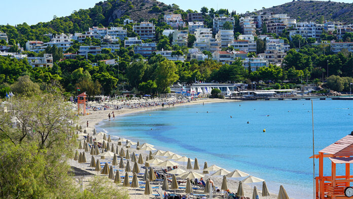Η Βούλα αναβιώνει το έθιμο και πυροδοτεί τις φλόγες του Αι Γιάννη Κλείδωνα