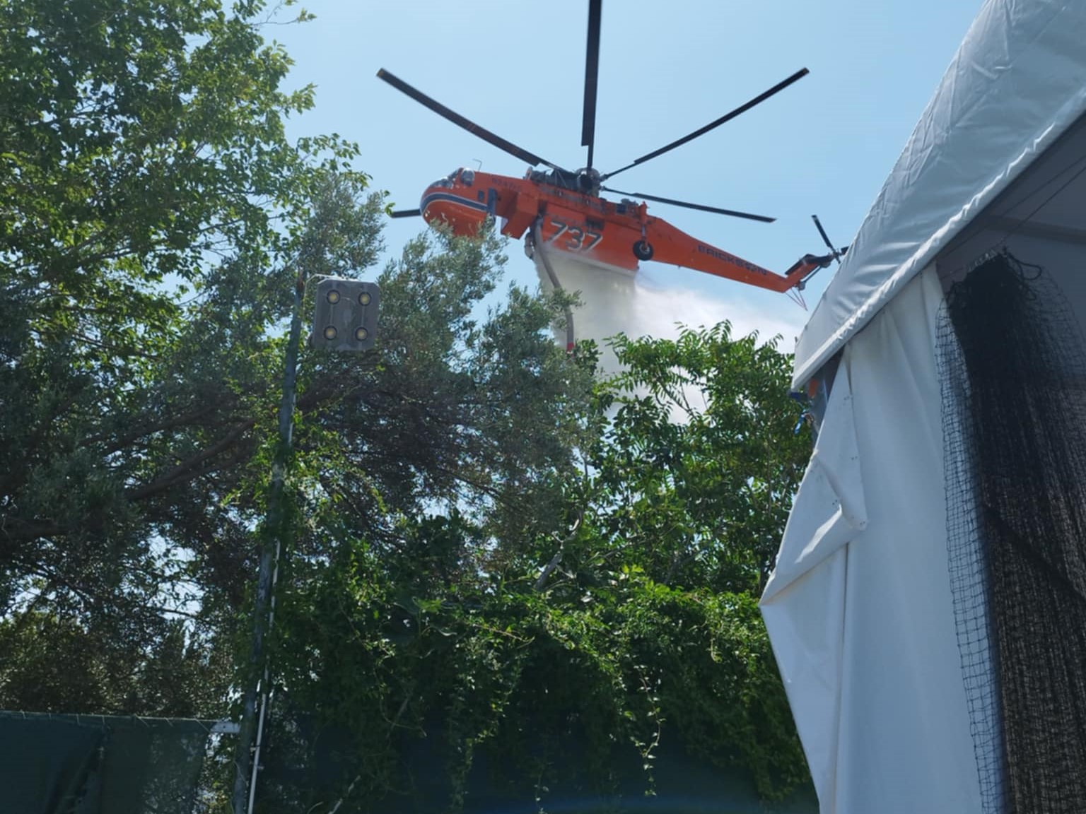 Δ. Βριλησσίων: Αστραπιαία επέμβαση για κατάσβεση φωτιάς σε οικόπεδο της Σισμανογλείου