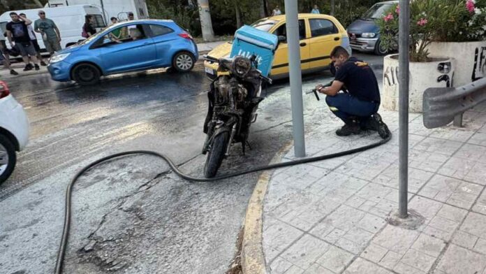 Άμεση δράση του Δ. Βριλησσίων στην κατάσβεση φωτιάς σε μοτοσυκλέτα