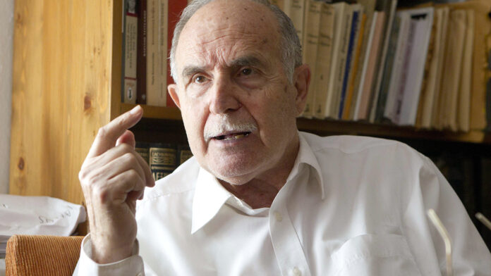 Ο Ντίνος Χριστιανόπουλος ταφή μετά θάνατον στη Θέρμη, στα Κοιμητήρια της Ευαγγελίστριας