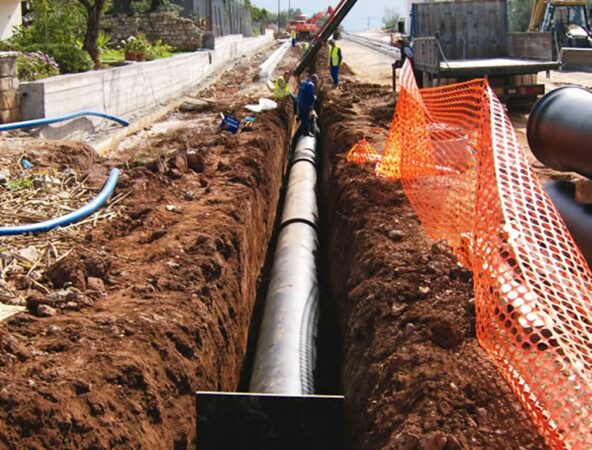 Στο ΕΣΠΑ εντάσσεται η κατασκευή δικτύων αποχέτευσης ακάθαρτων σε περιοχές της Β. Αττικής