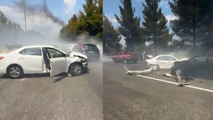 Σοβαρή καραμπόλα στη Λάρισα – Αυτοκίνητο συγκρούστηκε με πυροσβεστικό όχημα που επιχειρούσε