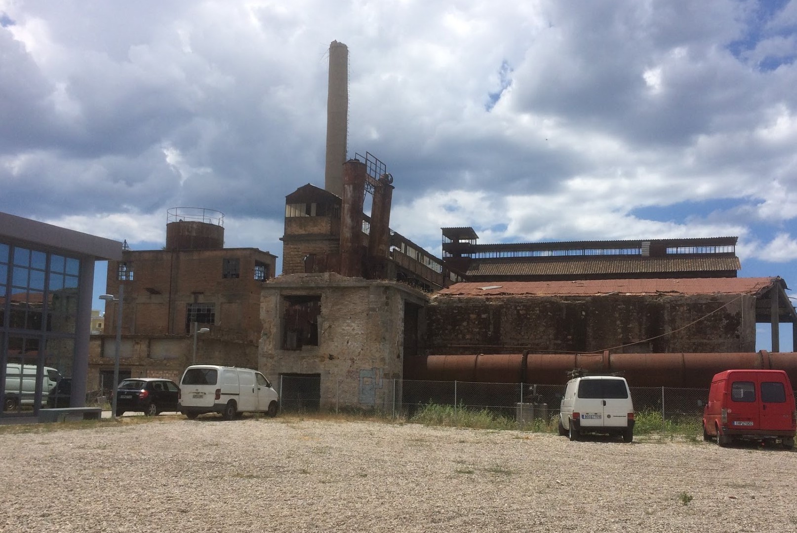 Δ. Πύργου: Υπεγράφη η σύμβαση για την αναστήλωση της ιστορικής καμινάδας του «Ξυστρή»