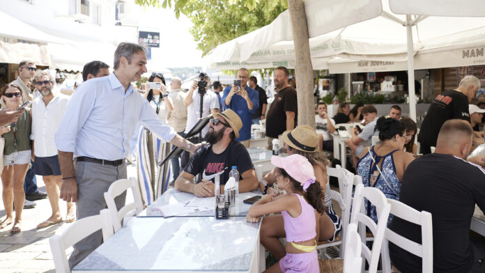 Σκιάθος: Γρήγορη ακτοπλοϊκή σύνδεση όλο το έτος, αναβάθμιση θαλάσσιου πάρκου και βελτιωμένα σχολεία στην ατζέντα του πρωθυπουργού