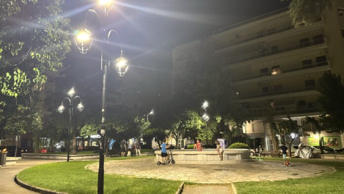 Δ. Χαλκιδέων: Ανανεωμένος φωτισμός στις πλατείες Αγ. Νικολάου και Αγ. Βαρβάρας
