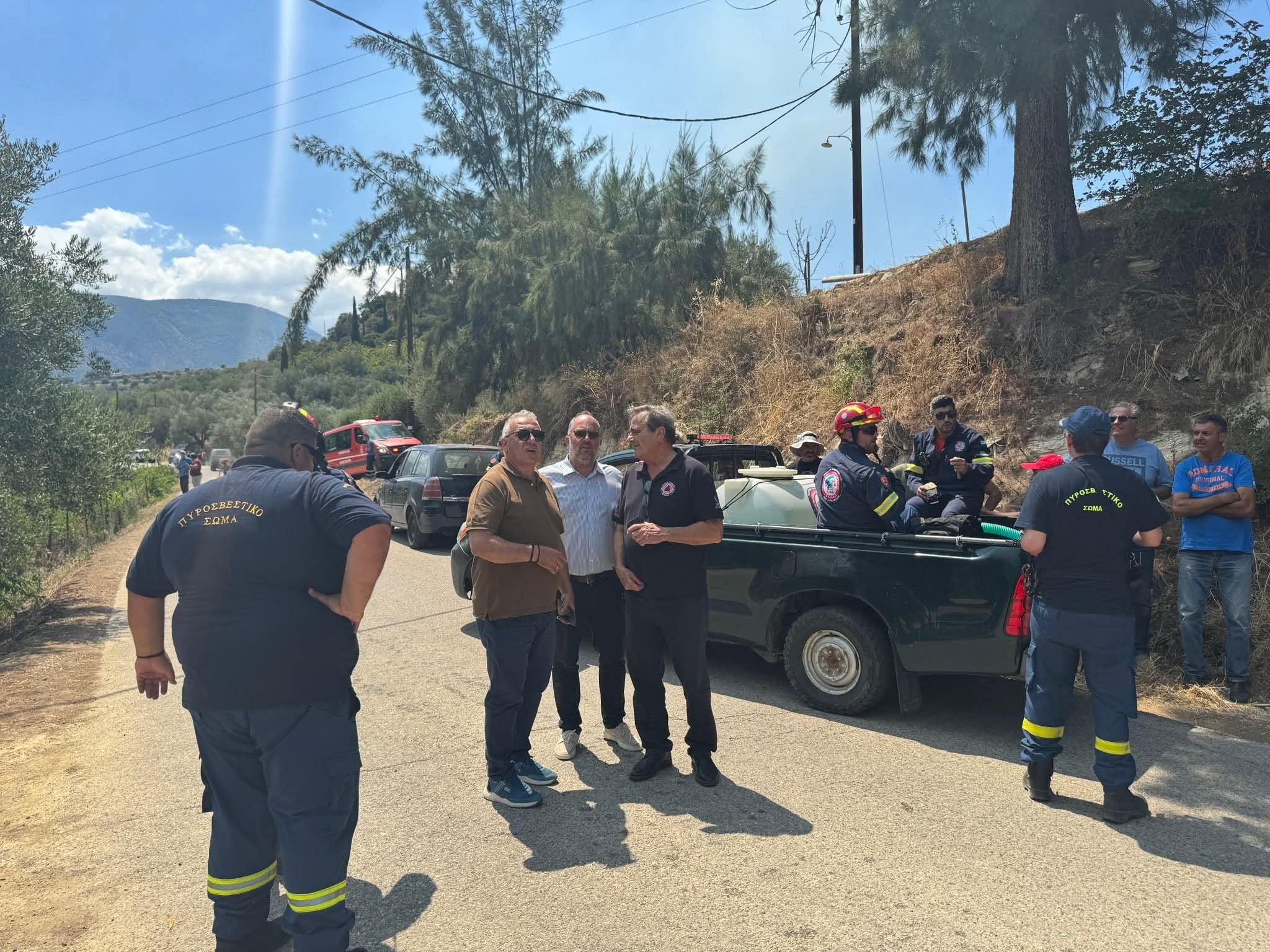 Δ. Αιγιαλείας: Δημοτική αρχή και πολιτική προστασία στην πρώτη γραμμή της πυρκαγιάς